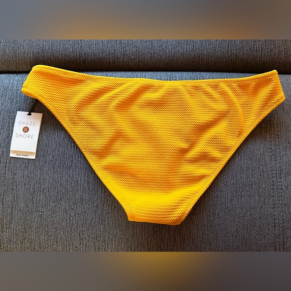 Medium Bottom Bikini - Picture 2 of 3